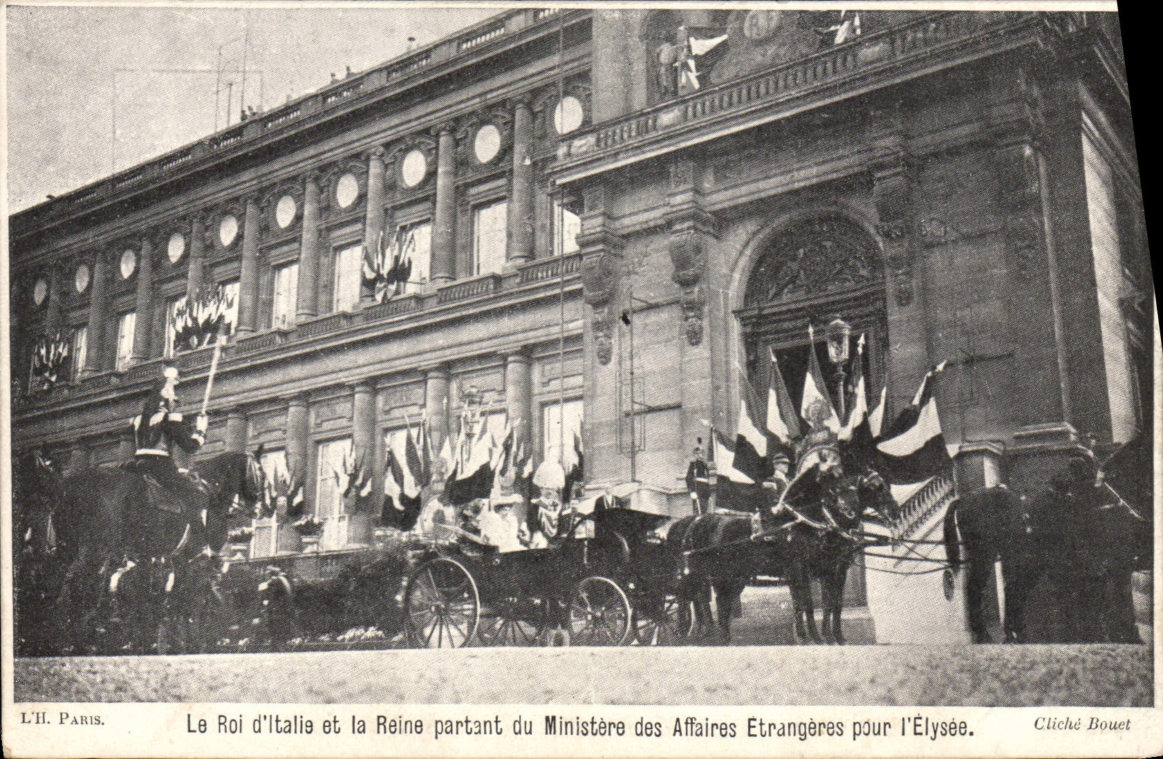 CPA Le roi d'Italie et la reine partant du ministere des Affaires Etrangeres pour l'Elysee