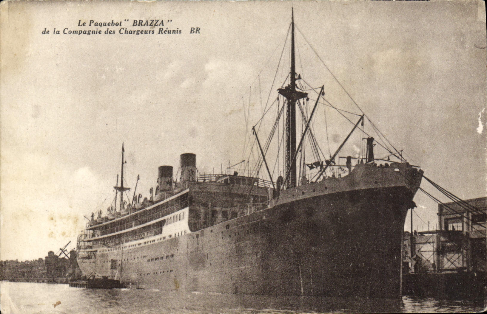 VINTAGE POSTCARD Boat the Brazza steamer of the Company of the Brought together chargers