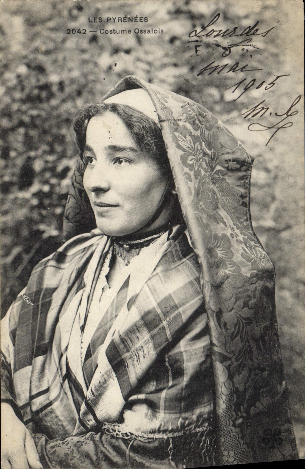 CPA Pyrenees Costume Ossalois Folklore