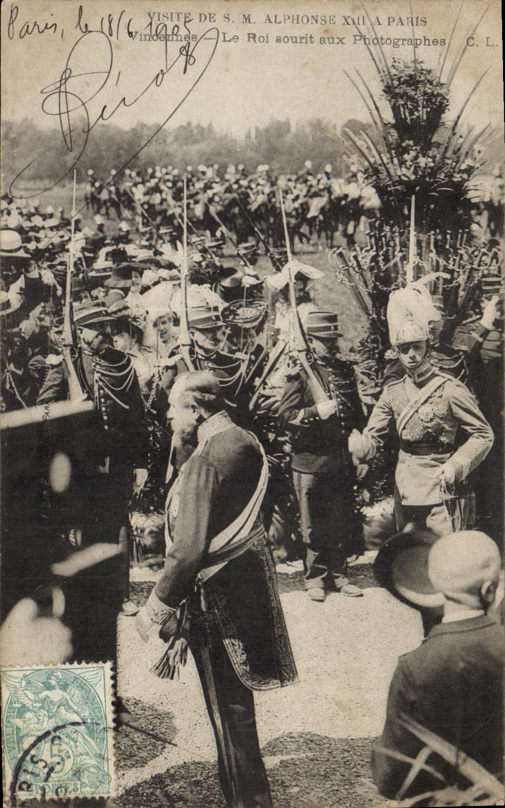 VINTAGE POSTCARD SM Visite Alphonse XIII has Paris Vincennes the king smiles to the photographers