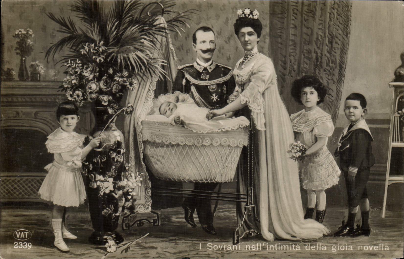 CPA I Sovrani nell initimita della floia novella 
