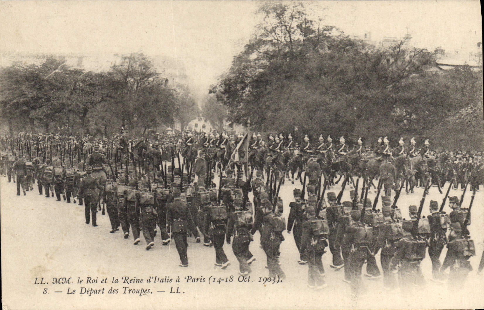 VINTAGE POSTCARD MM the king and the queen of Italy has Paris the departure of the Militaria troops
