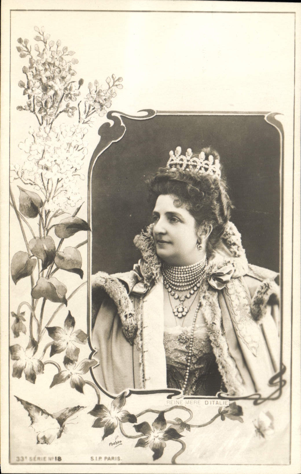 VINTAGE POSTCARD Queen mother of Italy