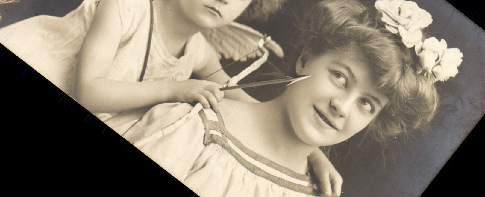 CPA Tir a l'arc Femme Enfant Ange