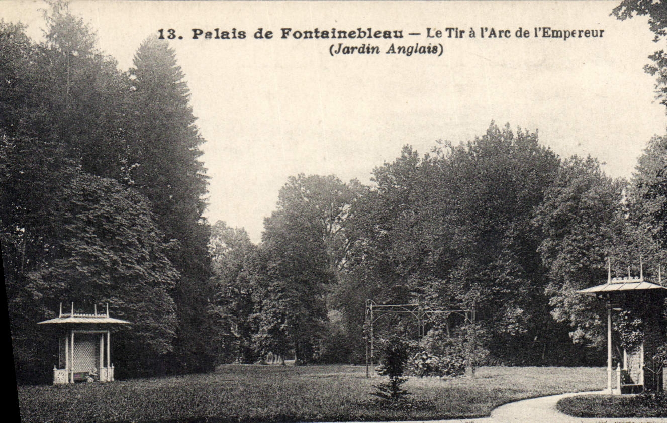 CPA Tir a l'arc de l'Empereur Palais de Fontainebleau