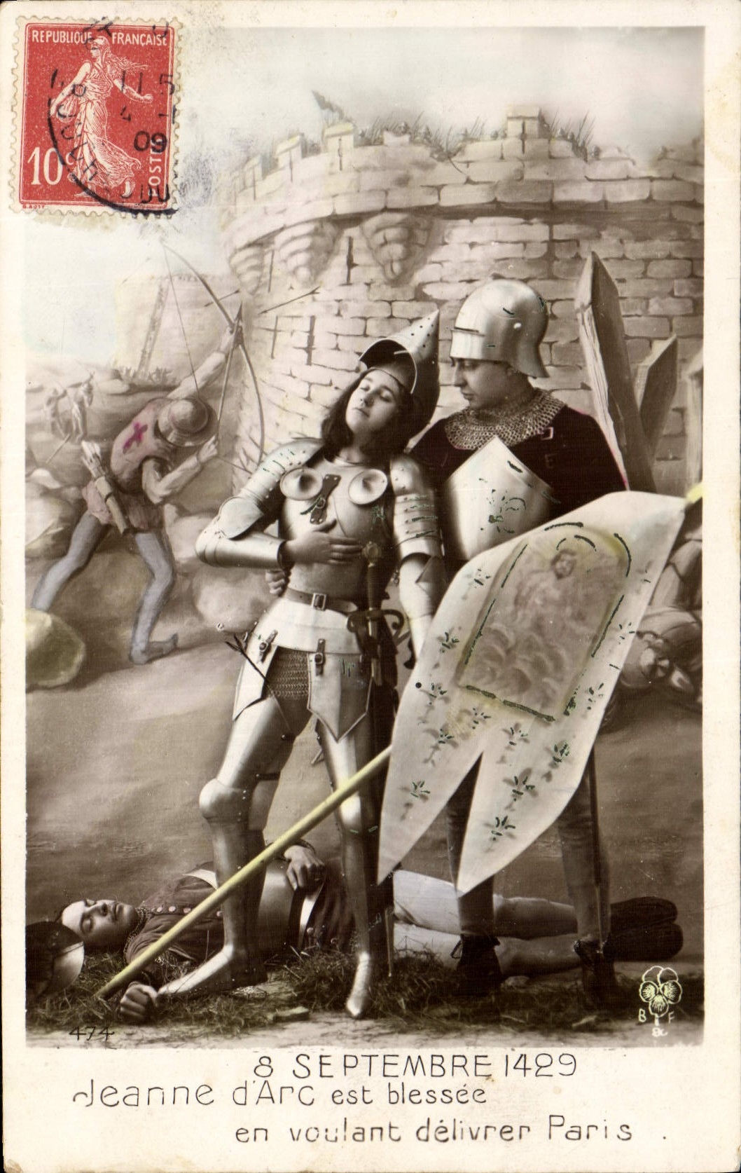 VINTAGE POSTCARD Tir with the arc Jeanne d' Arc is wounded Militaria