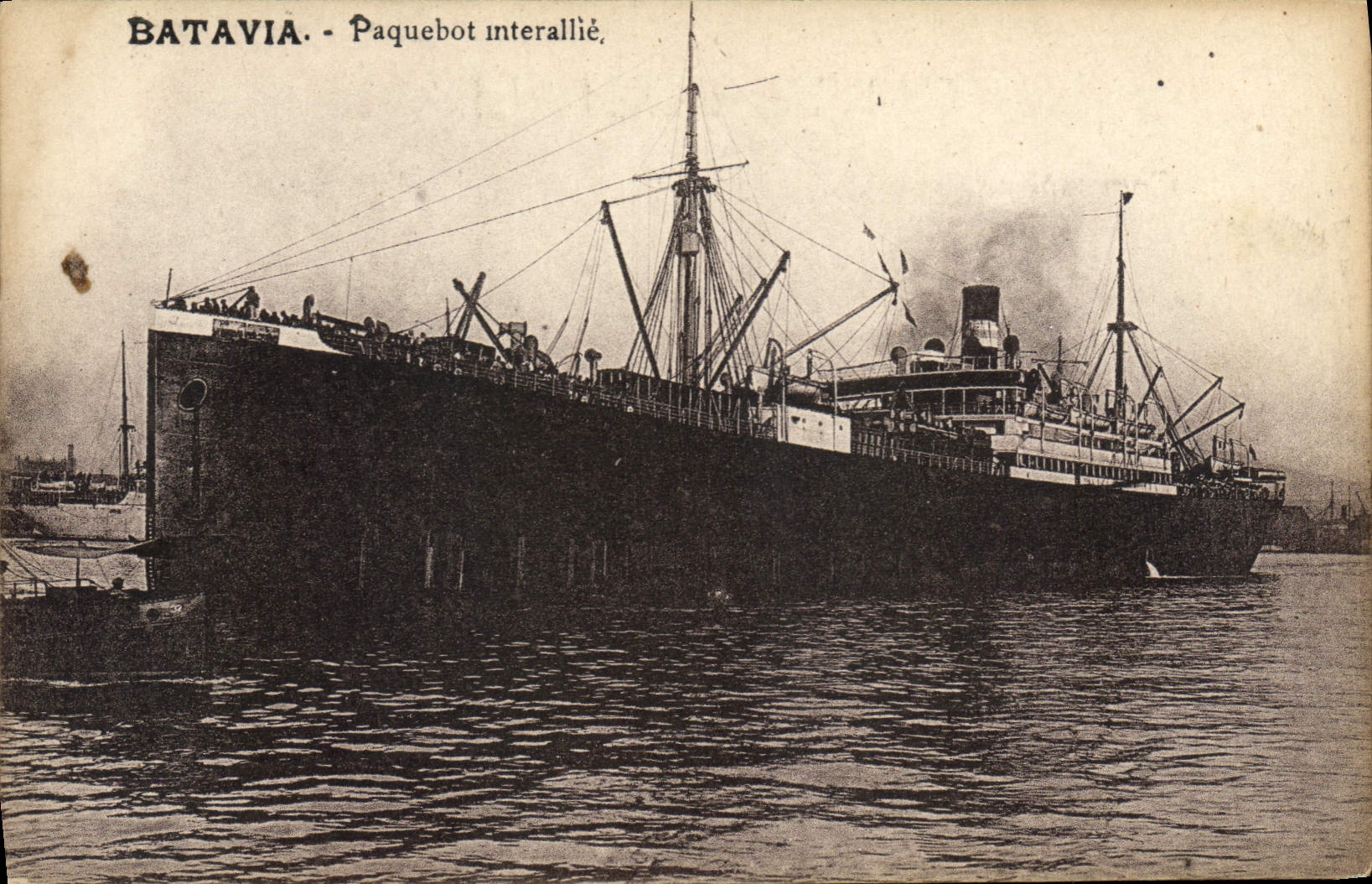 VINTAGE POSTCARD Boat interallied Steamer Batavia