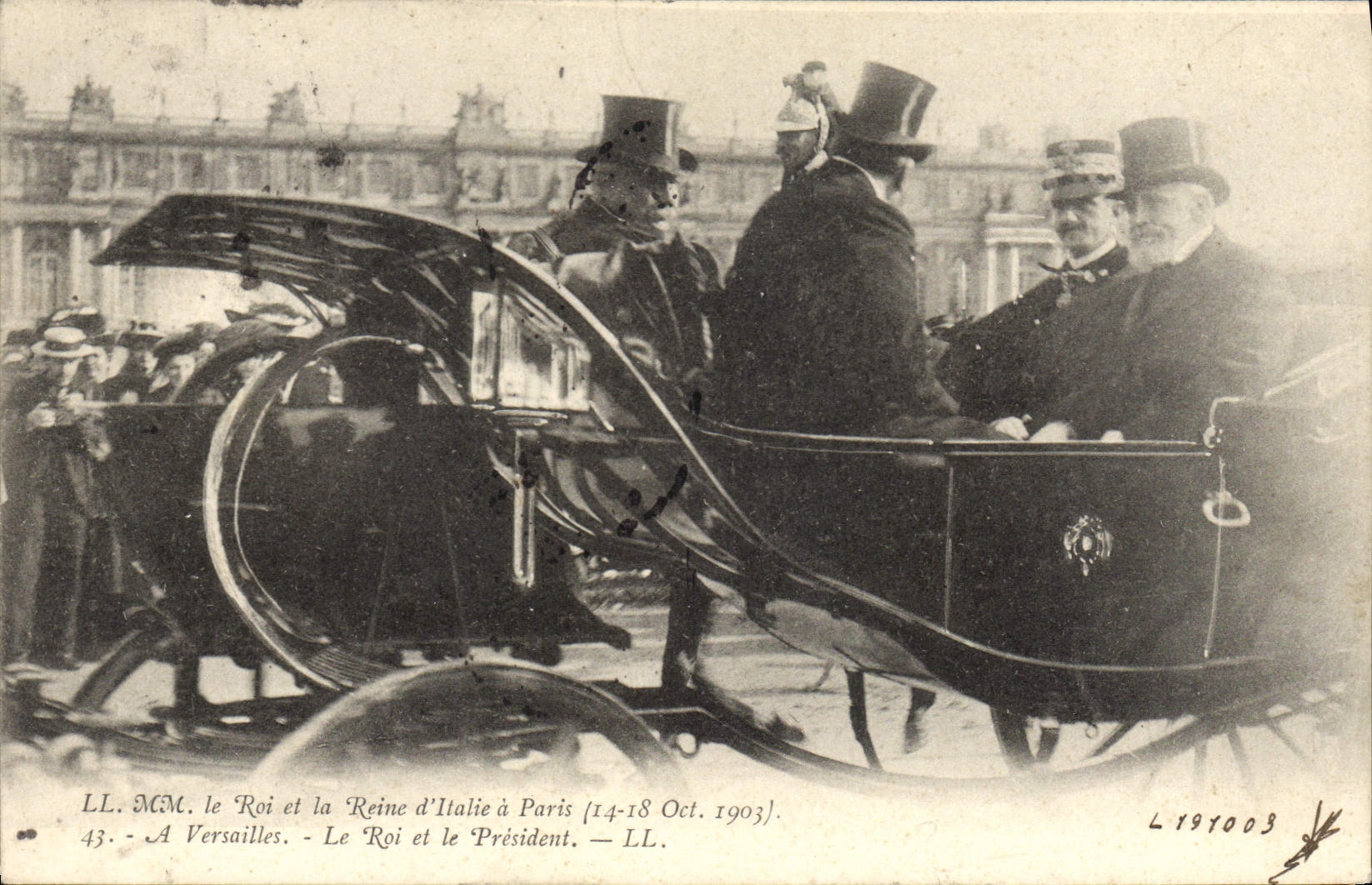 CPA Les souverains d'Italie a Paris Le roi et la reine d'Italie A Versailles Le Roi et le president 