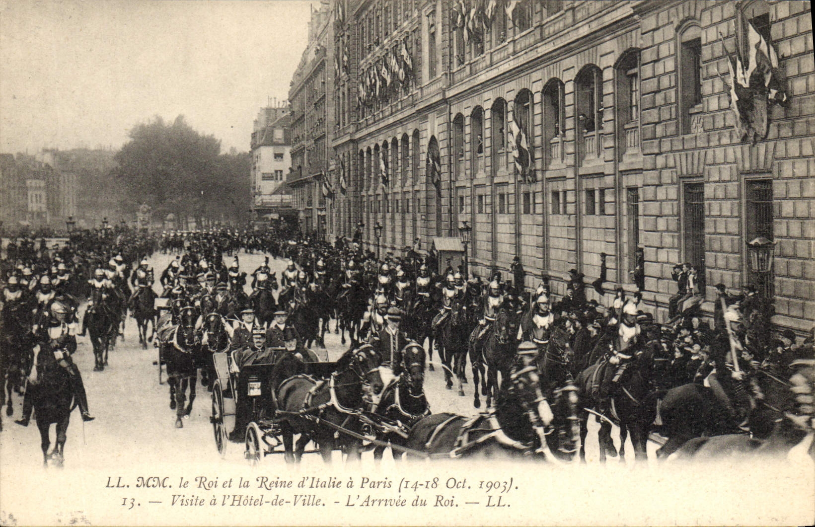 CPA Les souverains d'Italie a Paris Le roi et la reine d'Italie Visite de l'Hotel de ville L'arrivee du roi