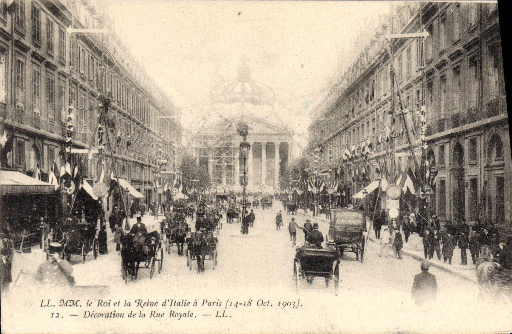 CPA Les souverains d'Italie a Paris Decoration de la Rue Royale