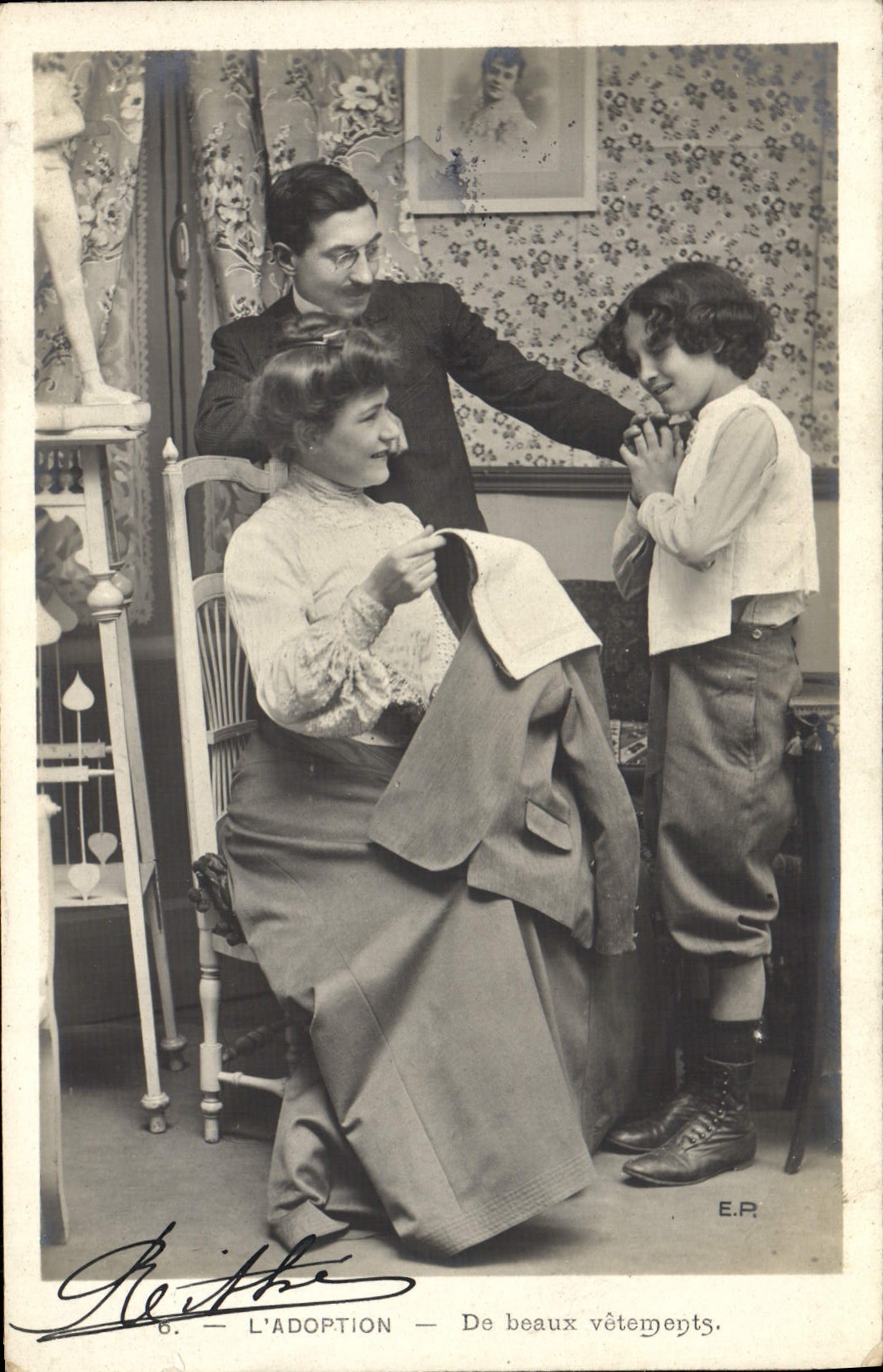 CPA Fantaisie L'adoption Enfant 