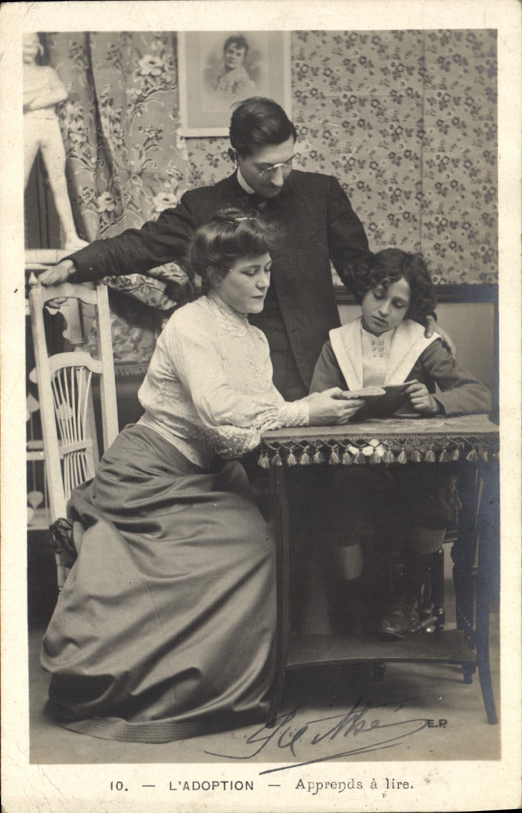 CPA Fantaisie L'adoption Enfant 