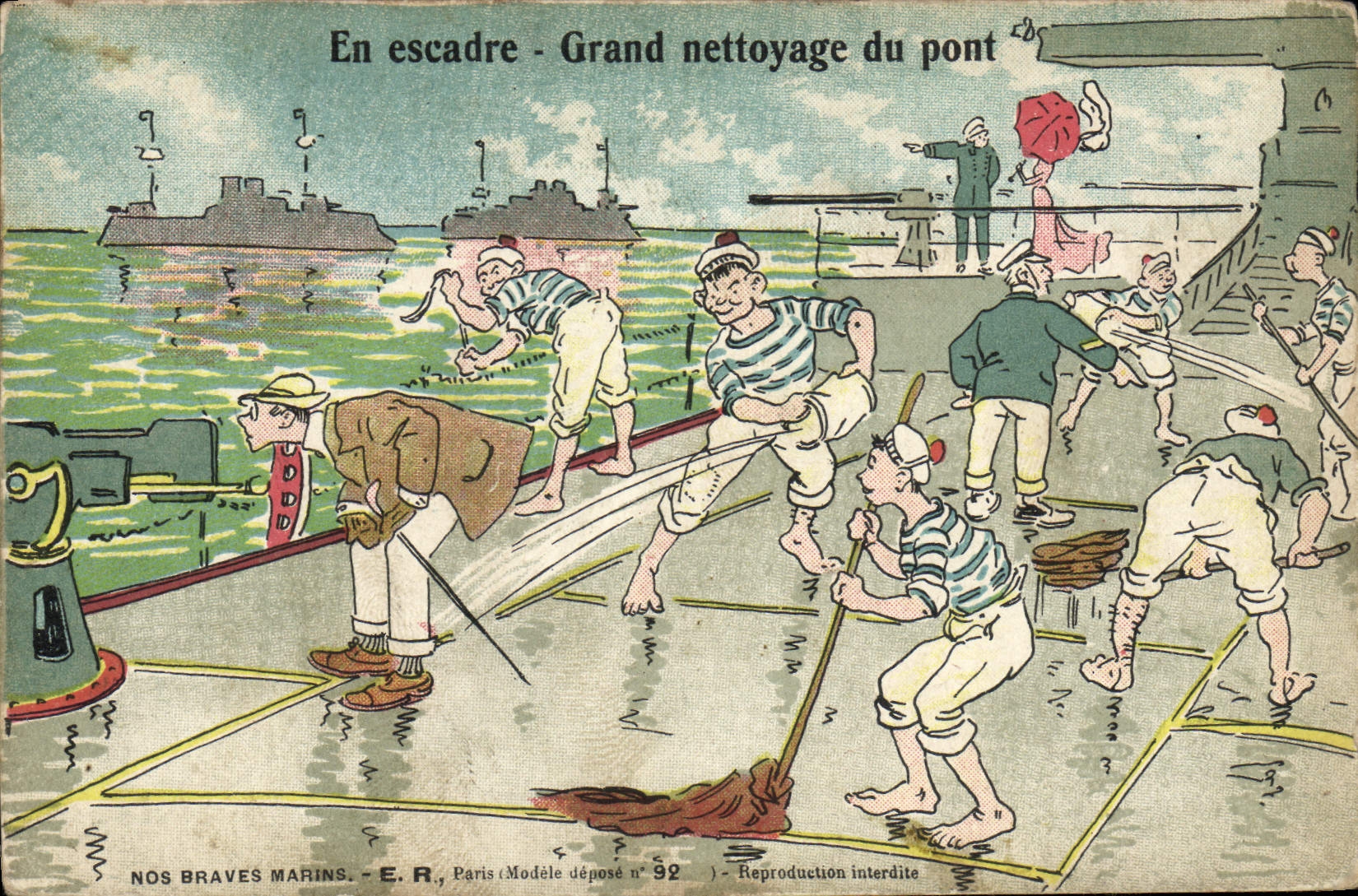 CPA Militaria En escadre Grand nettoyage du pont