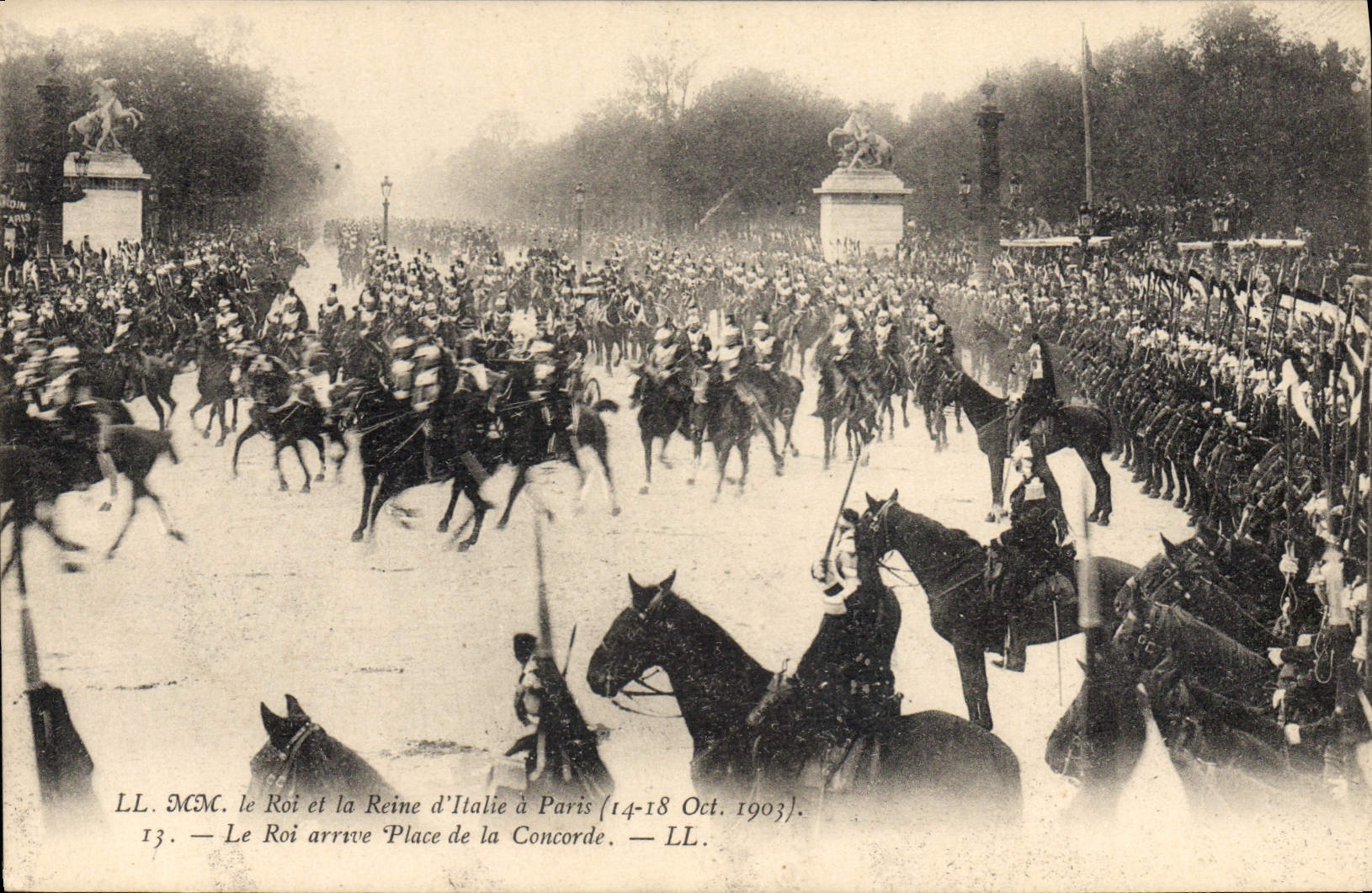 VINTAGE POSTCARD MM the King of Italy and the queen has Paris 1903 the king arrives Place of the Harmony