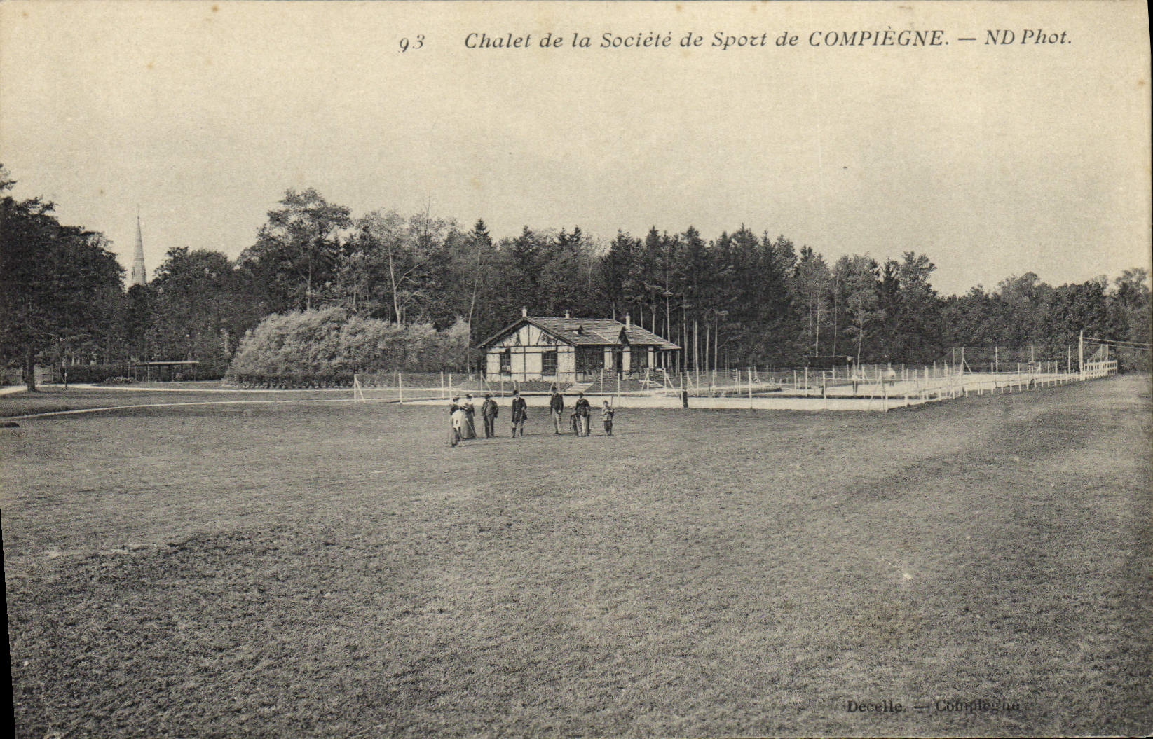 VINTAGE POSTCARD Athletics Country cottage of the Company of sport of Compiegne