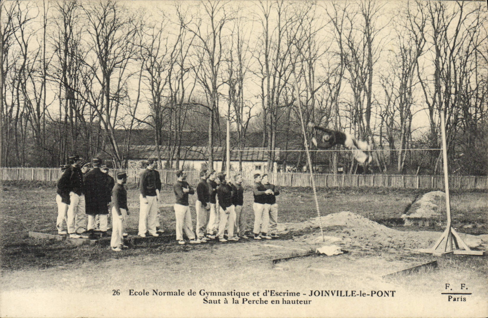 CPA Ecole normale de Gymnastique et d'escrime Joinville le pont Saut a la perche en hauteur