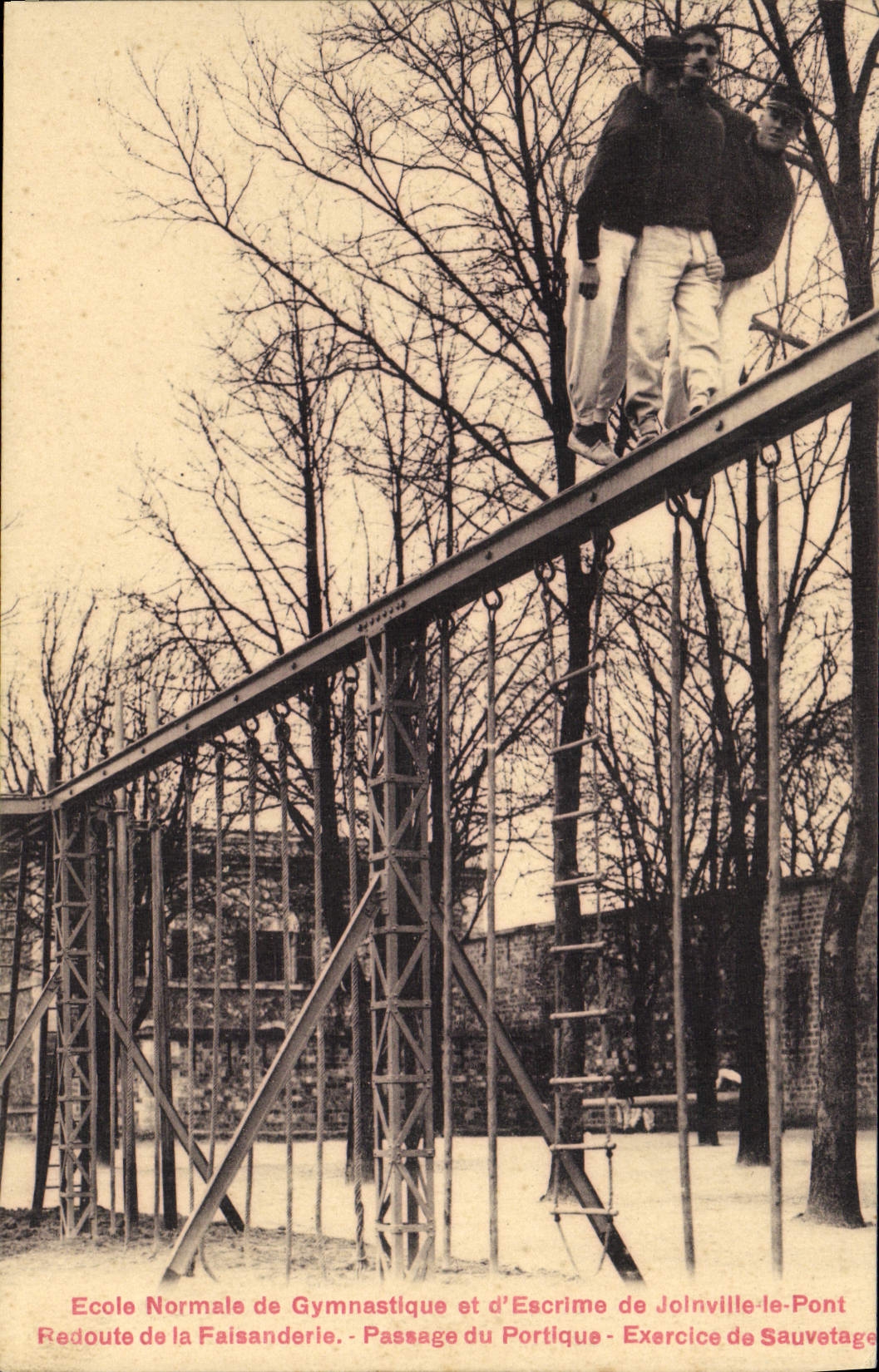CPA Ecole Normale de Gymnastique et d'escrime de Joinville le Pont Redoute de la Faisanderie Pa ssage du portique