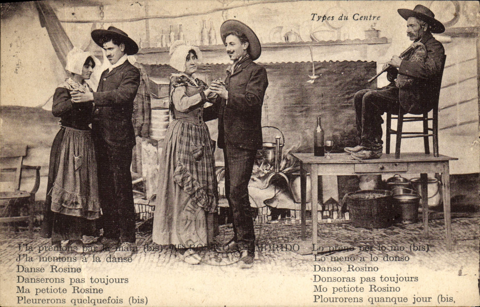 CPA Folklore Auvergne La bourree 