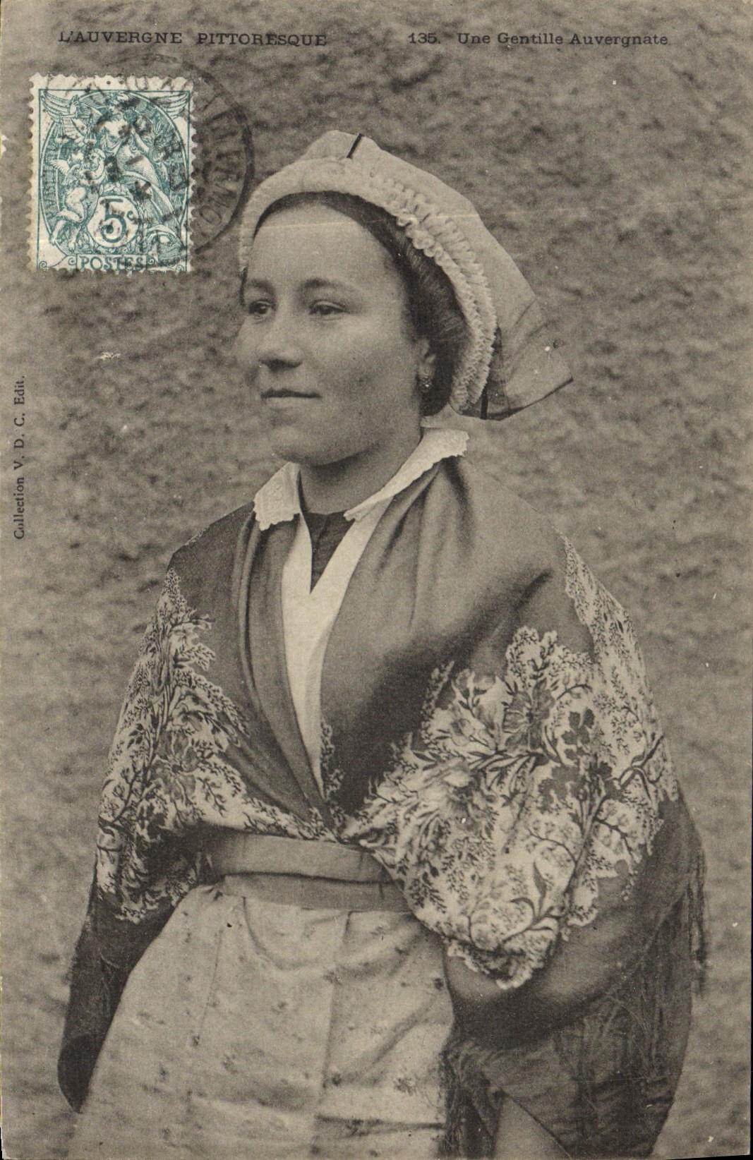 CPA Folklore Auvergne Une gentille Auvergnate