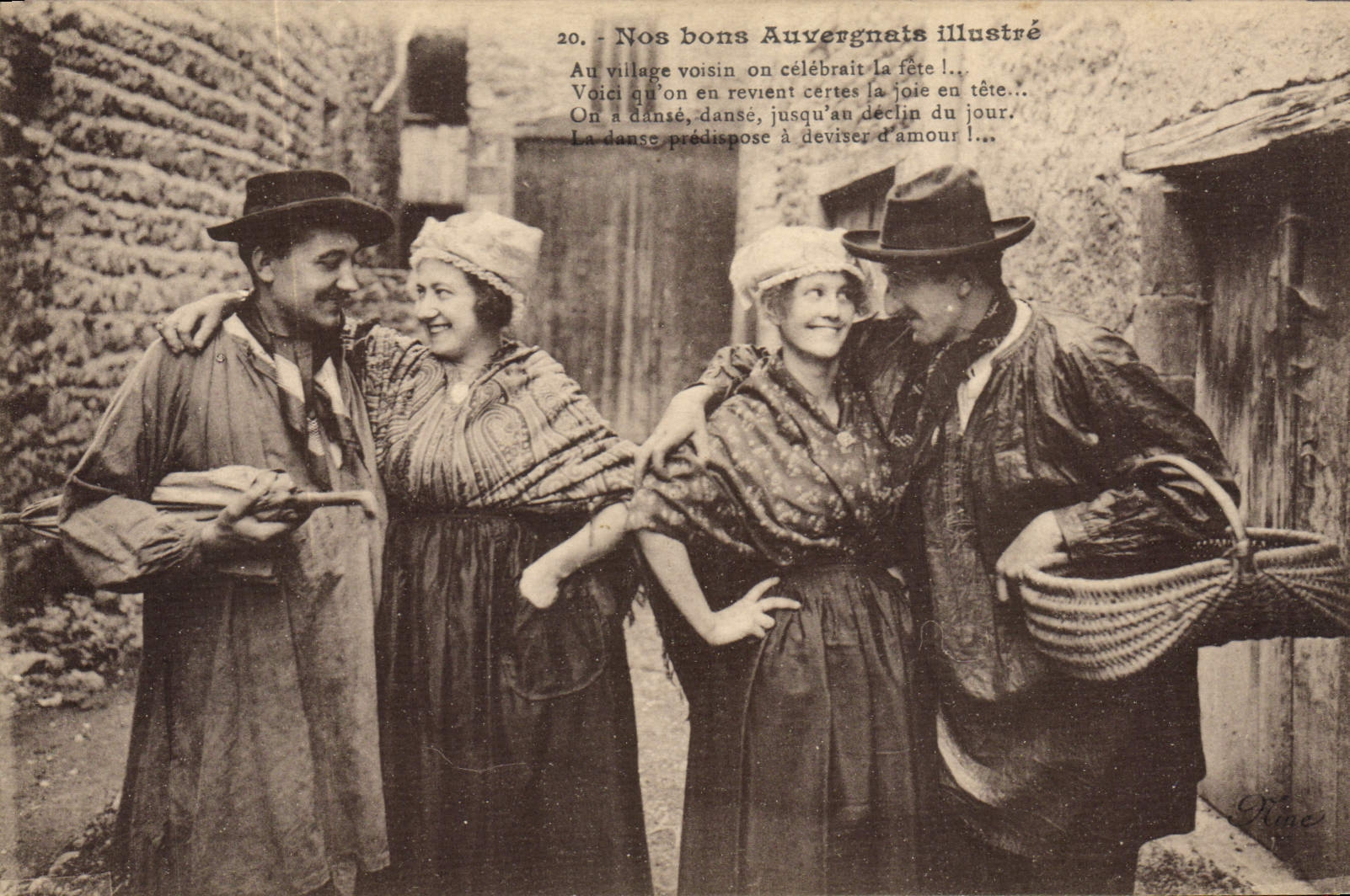 CPA Folklore Auvergne 