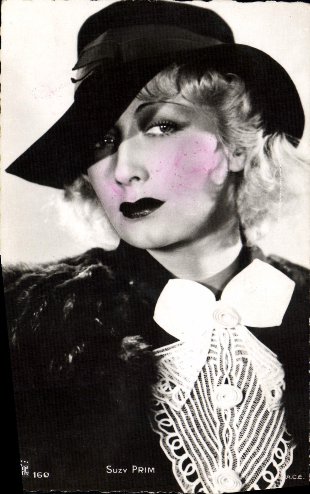 MODERN CARD Cinema Suzy Prim