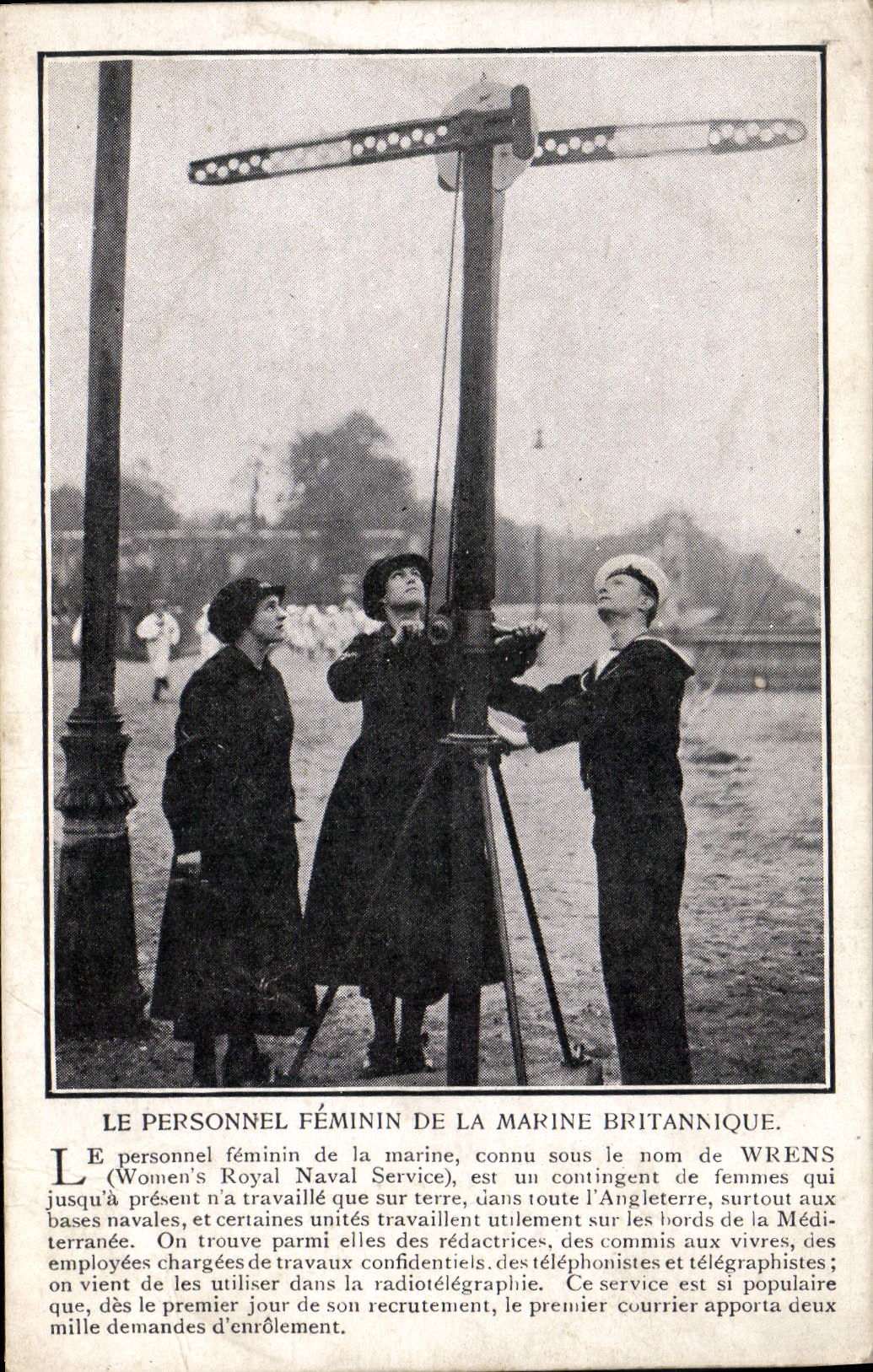 CPA Le personnel femini de la Marine britannique