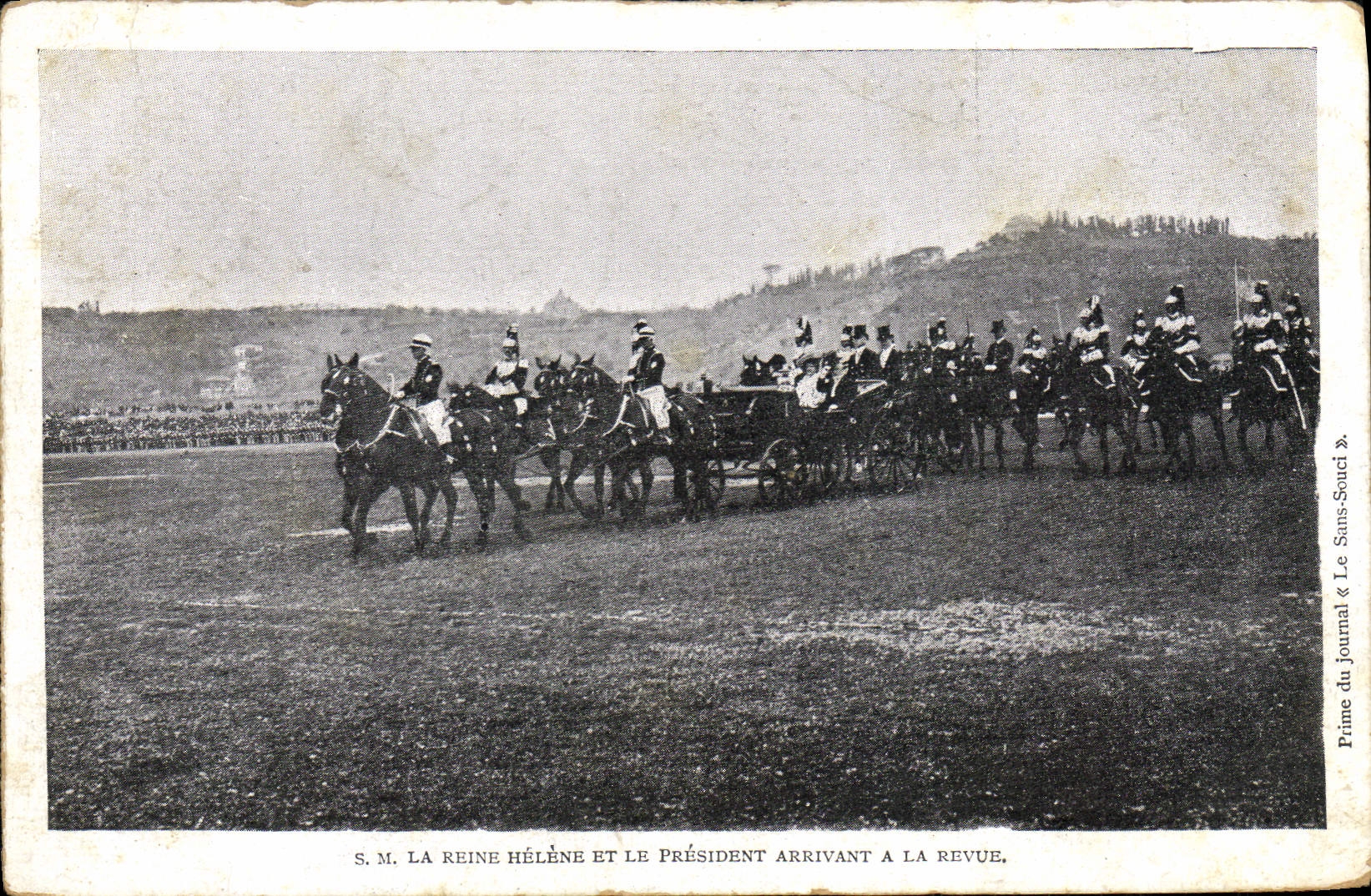 CPA SM La Reine Helene et le president arrivant a la revue