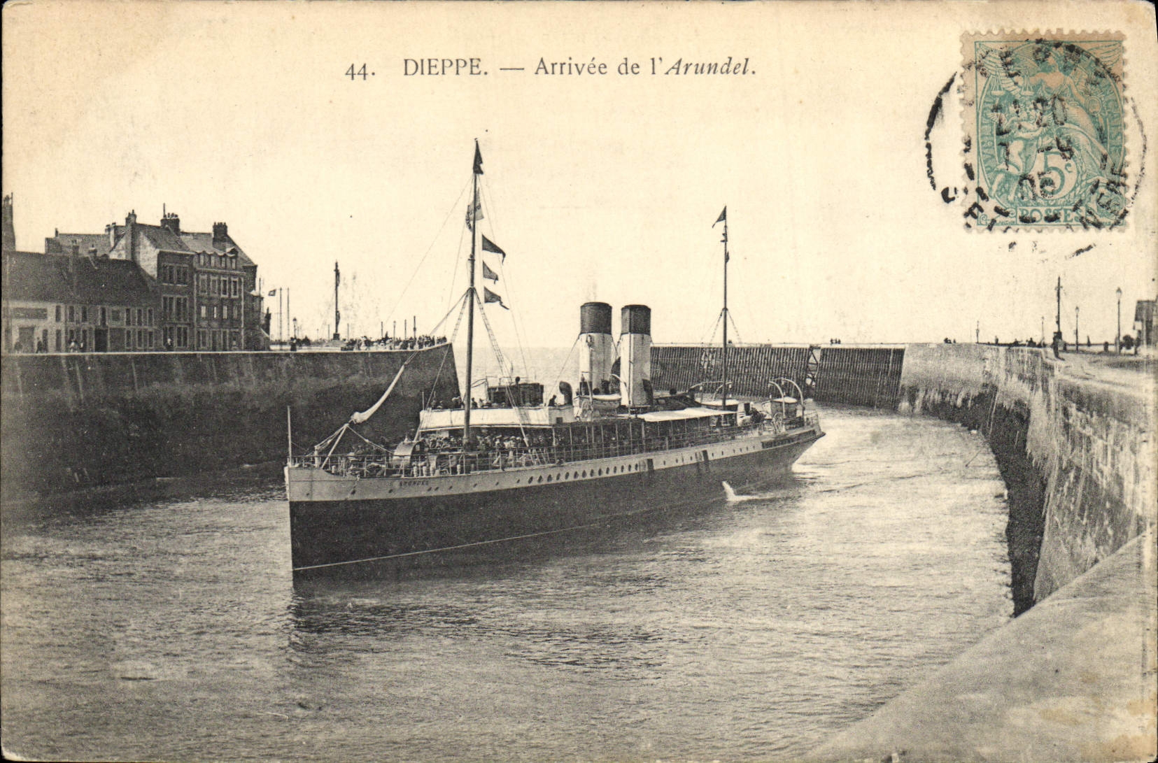 CPA Dieppe Arrivee de l'Arundel 