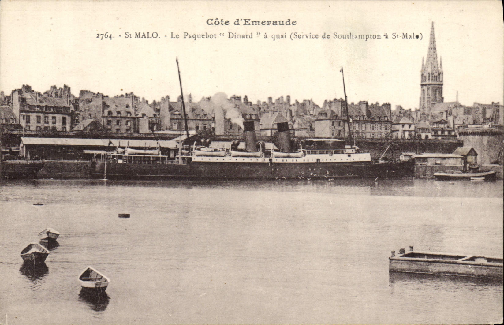 CPA St Malo Le Paquebot Dinard a quai Service de Southampton a St Malo
