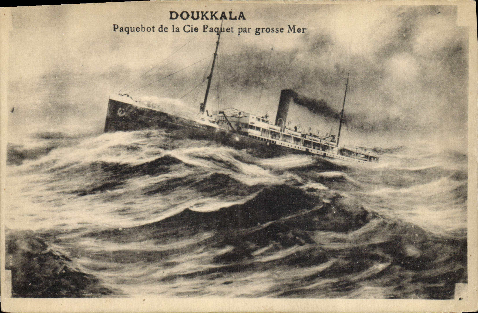 CPA Doukkala Paquebot de la Cie Paquet par grosse mer