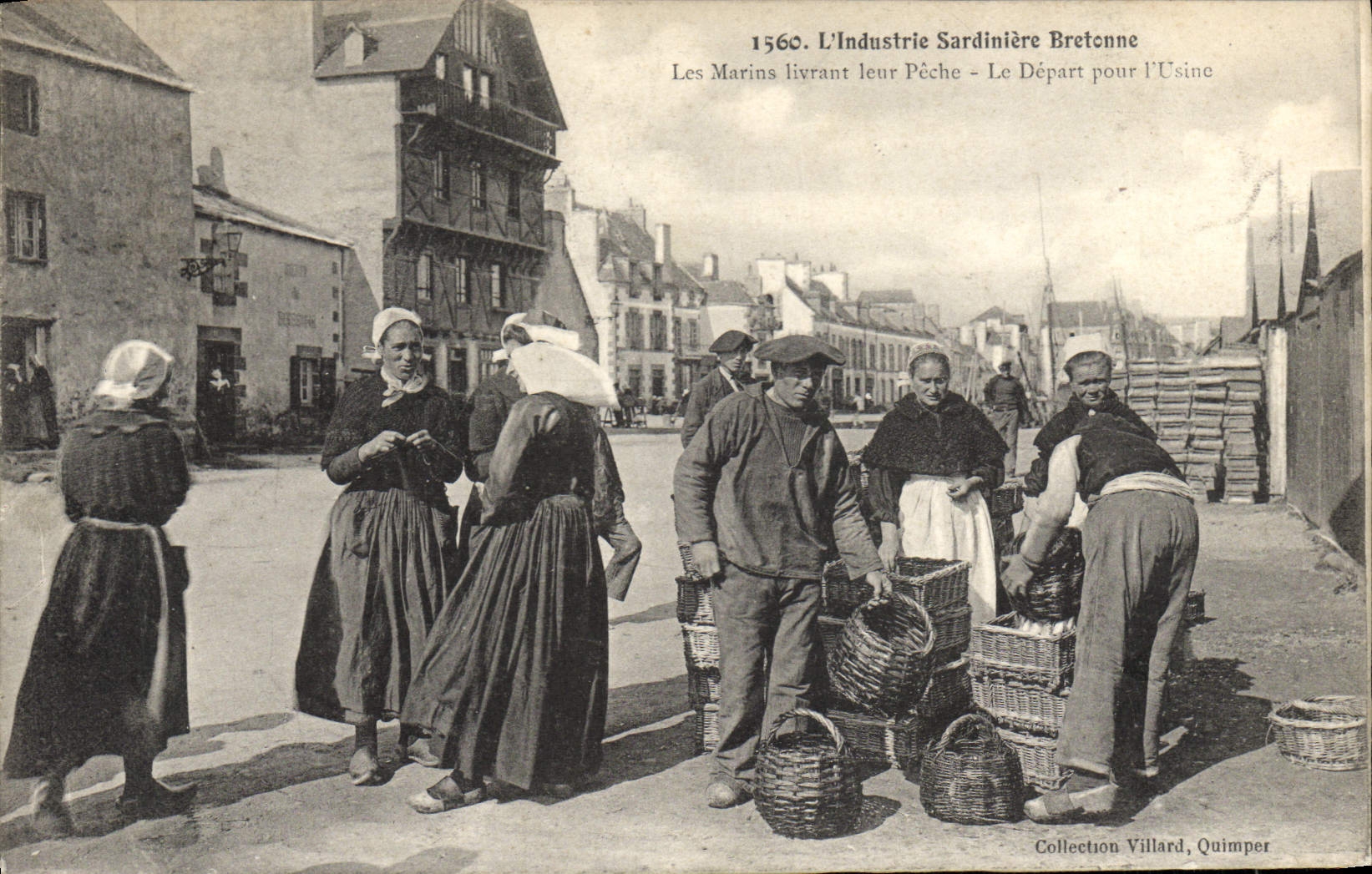 Marineros bretones del sardiniere de la industria del folklore de la POSTAL de la VENDIMIA que entregan su pecado la salida para la fábrica