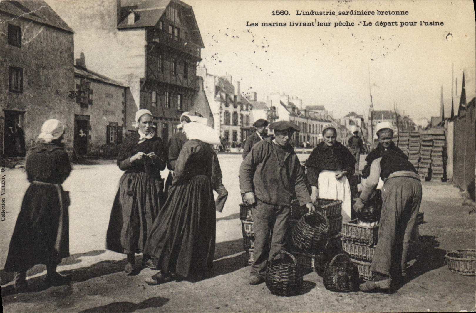 Marineros del folklore de la POSTAL de la VENDIMIA que entregan su pecado la salida para la fábrica de Bretaña