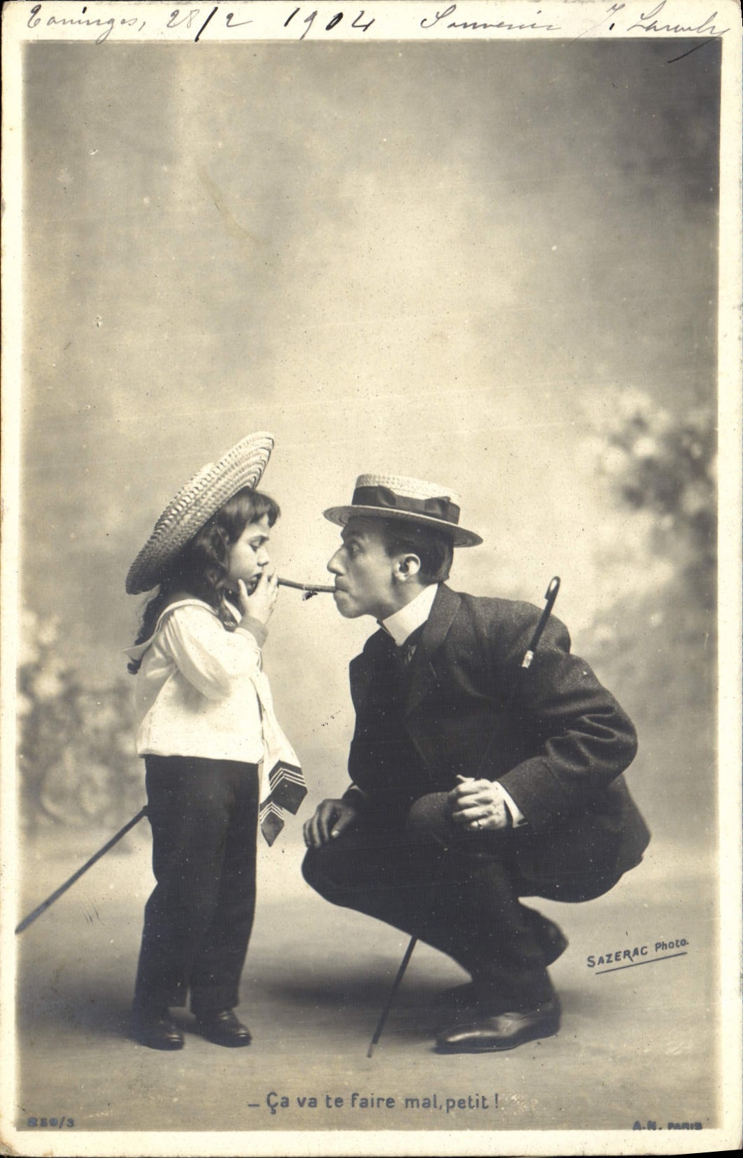 CPA Fantaisie Homme Enfant Tabac Cigare