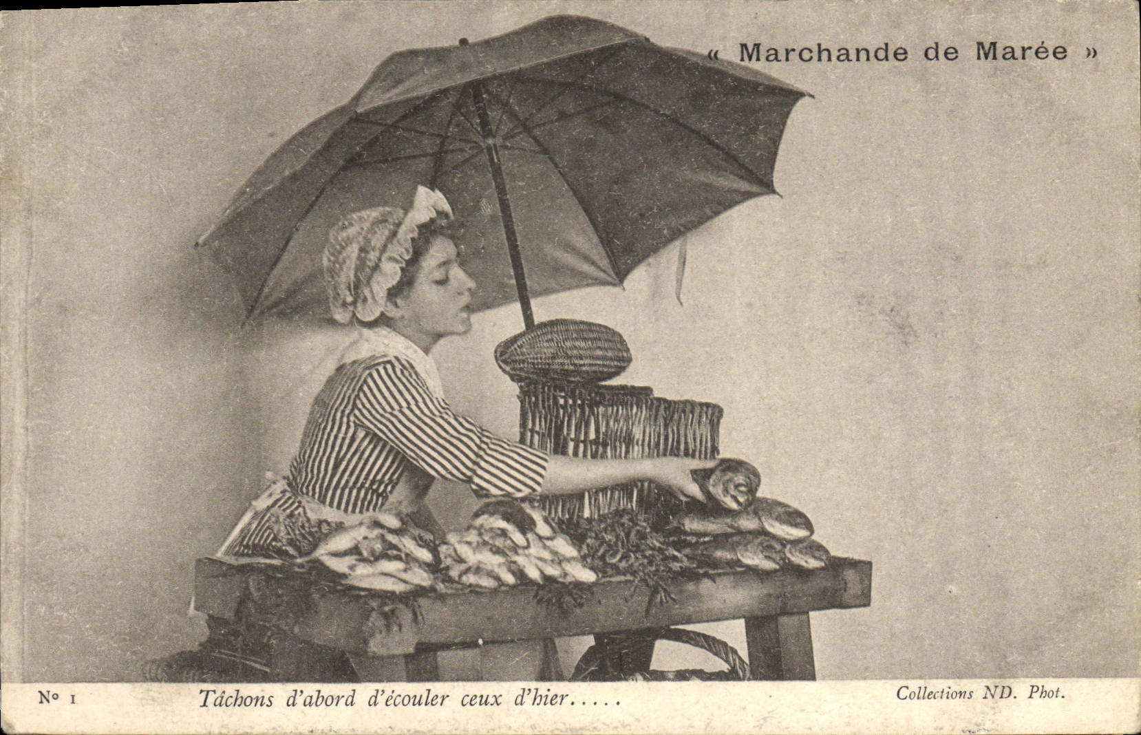 CPA Fantaisie Enfants Marchande de maree Poissons