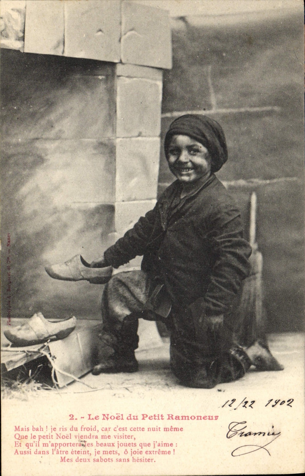 CPA Fantaisie Enfant Le Noel du petit ramoneur