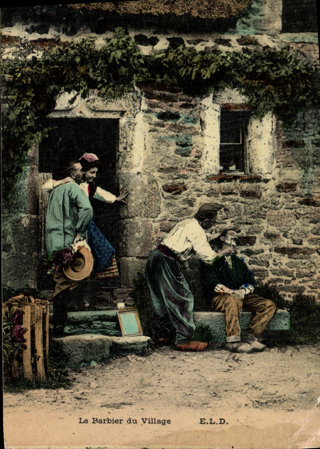 CPA Folklore Le barbier du village Coiffeur