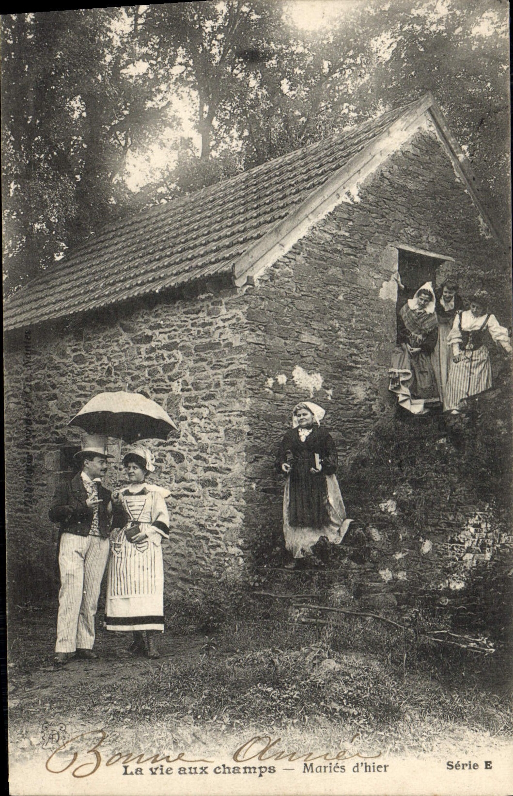 CPA Folklore La vie aux champs Maries d'hier