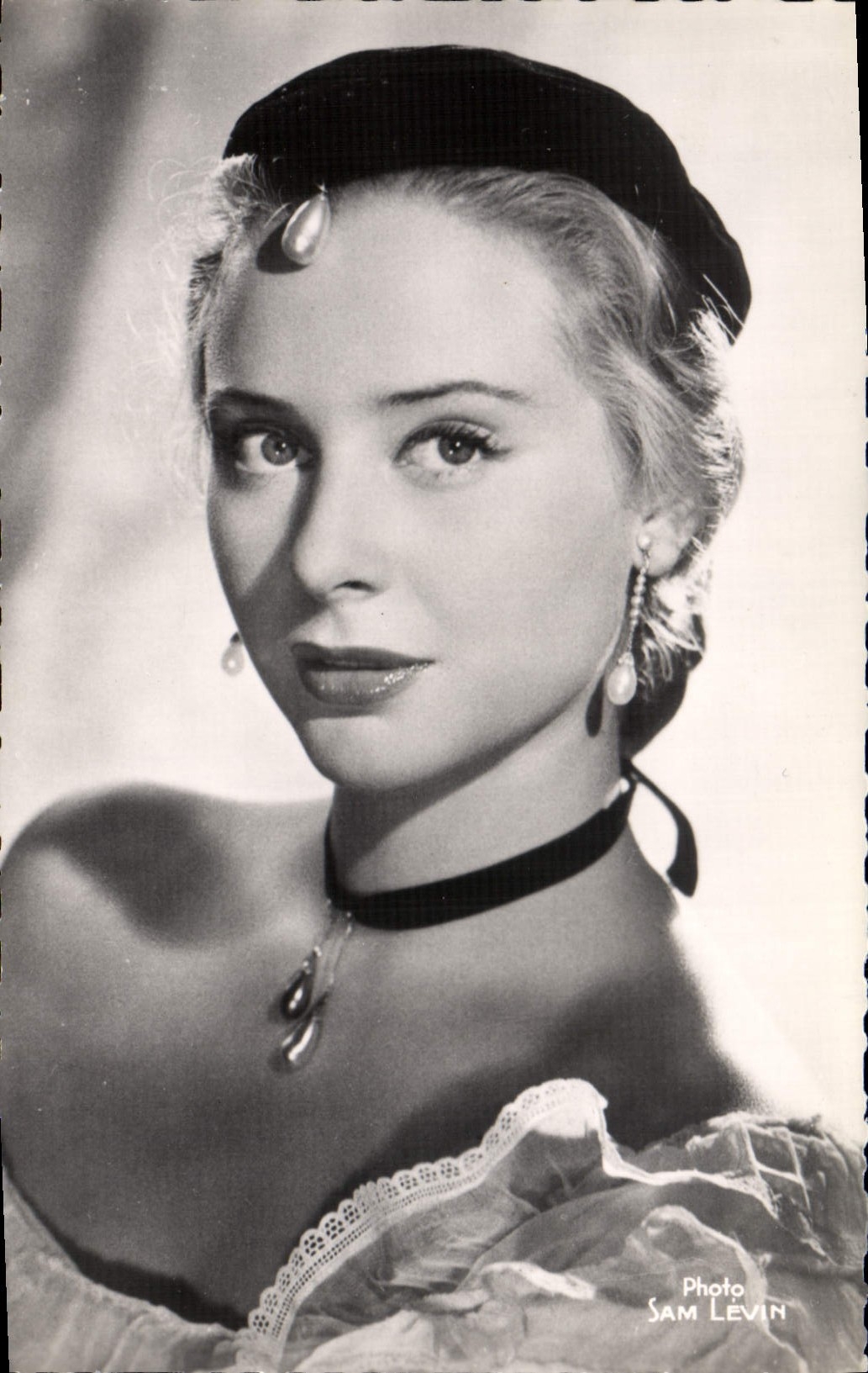 CPM Cinema Genevieve Page 