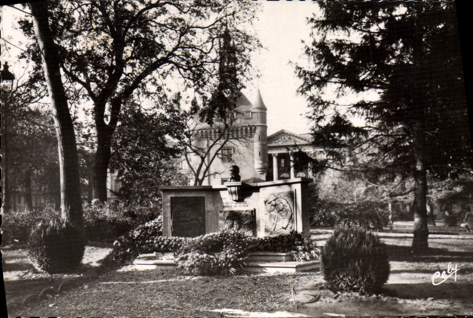 MODERN CARD Toulouse Monument Jean Jaures General Public garden de Gaulle the keep of Capitole