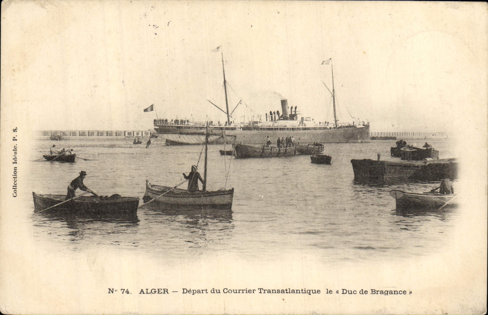 CPA Bateau Paquebot Alger Depart du courrier Transatlantique Le duc de Bragance 