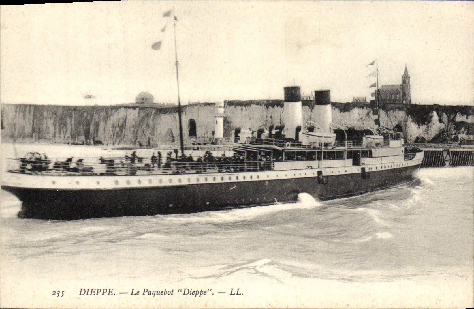 CPA Bateau Paquebot Dieppe a Dieppe
