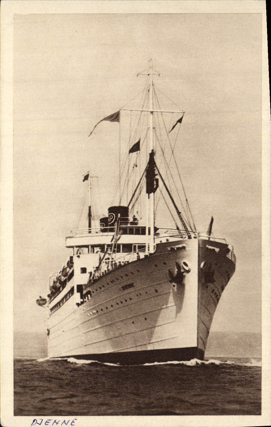 CPA Bateau Paquebot Compagnie de Navigation Mixte Paquet Marseille Djenne