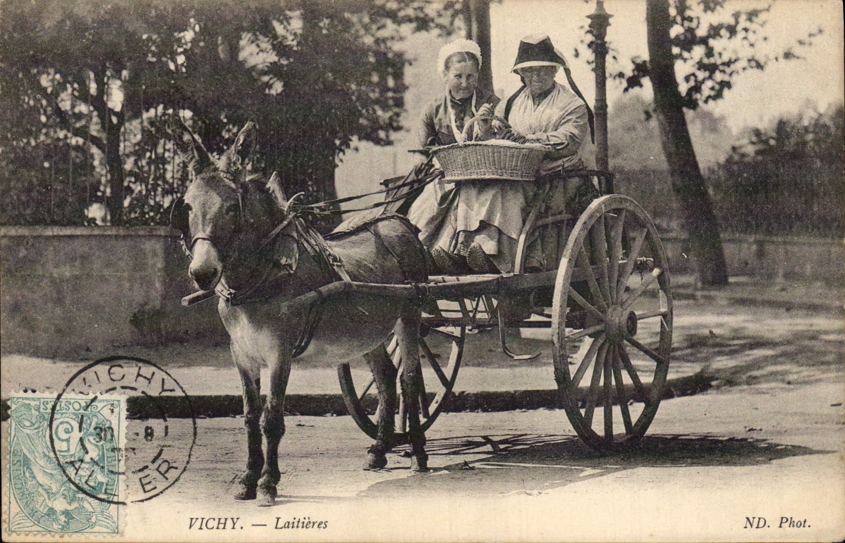 VINTAGE POSTCARD Ass Mule Vichy Laitieres