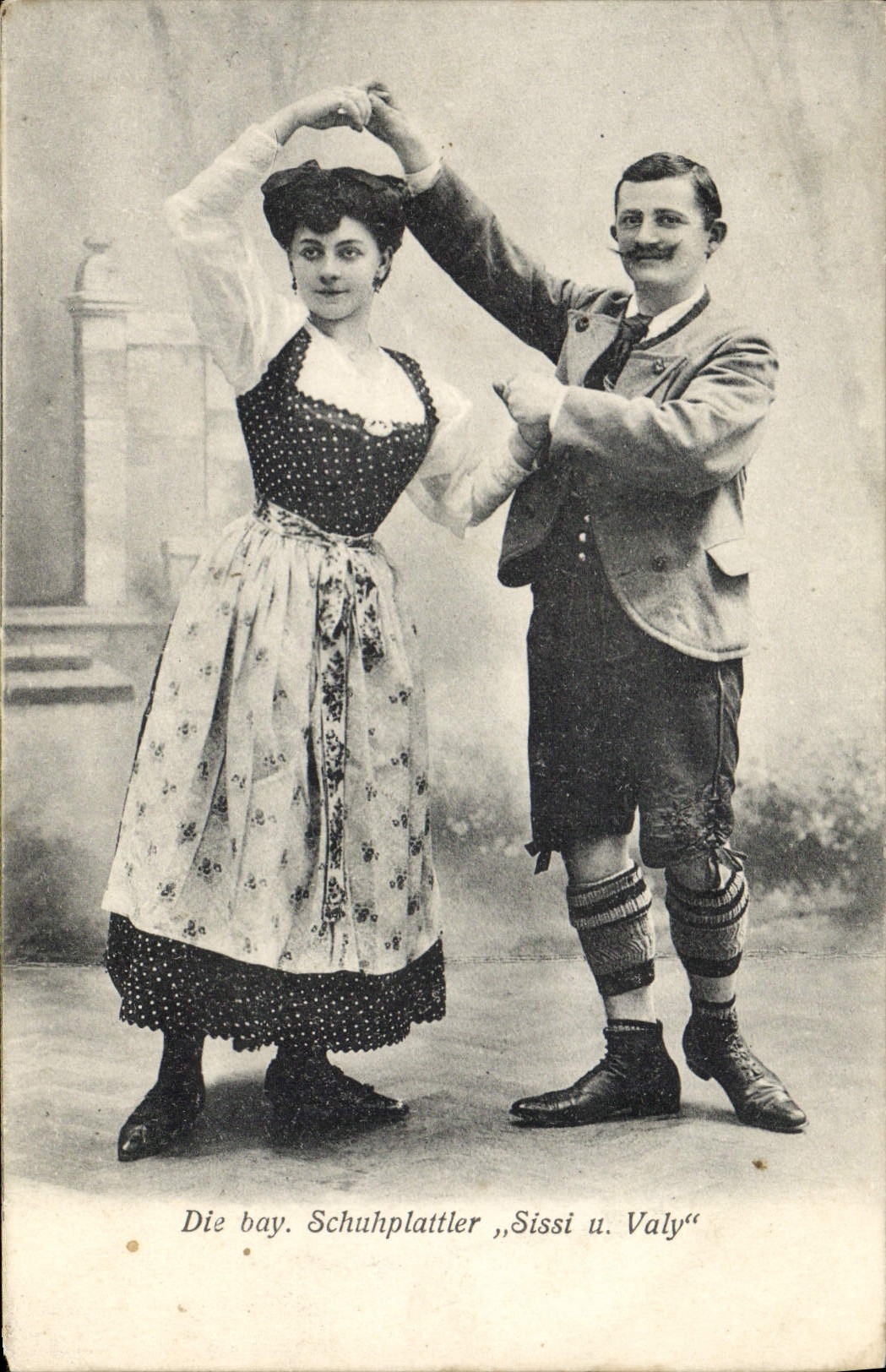 VINTAGE POSTCARD Dance Sissi U Valy
