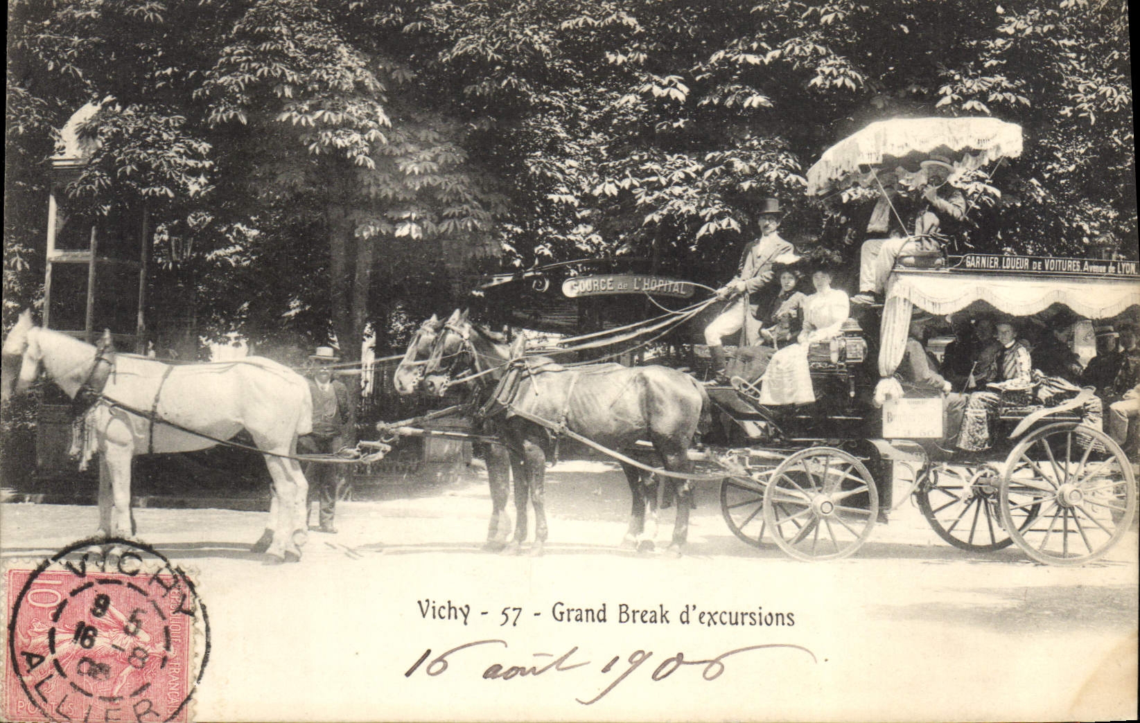 VINTAGE POSTCARD Vichy Coach Large Station-wagon of excursions Horses