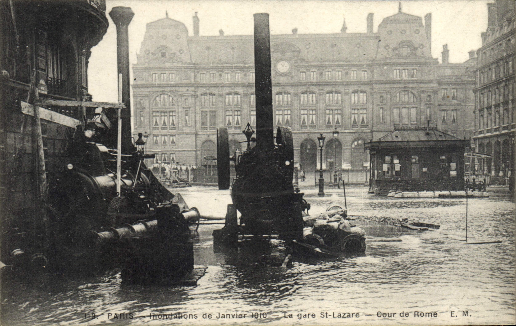 CPA Paris Crue de la Seine 29 janvier 1910 Gare Saint-Lazare Pompes d'epuisement Cour de Rome