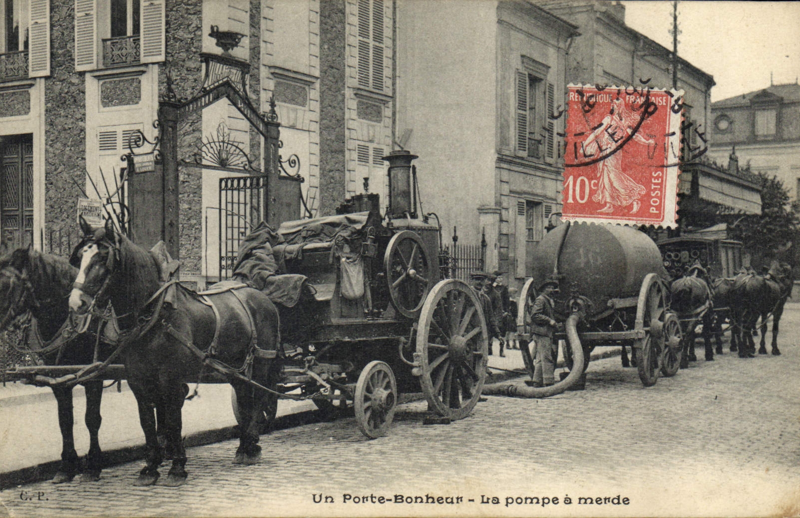 CPA Attelage Un porte bonheur La pompe a merde TOP