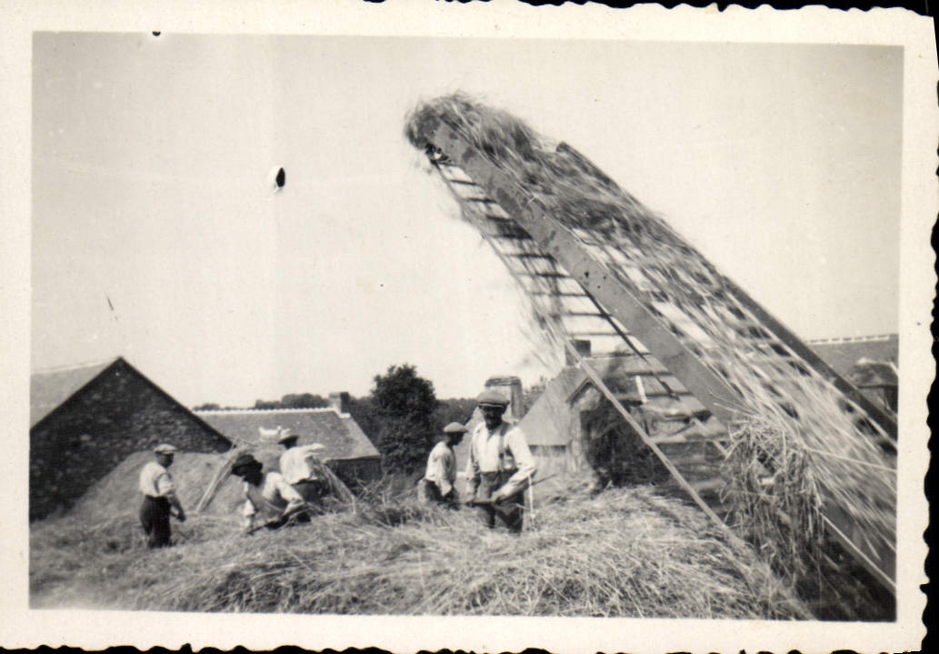 Photo Locomobile Machine dans les champs