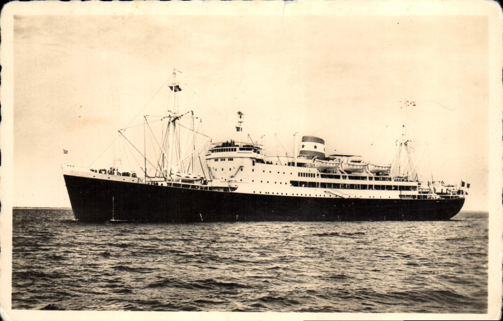 CPA Bateau Paquebot Compagnie Maritime des Chargeurs Reunis Foucauld Brazza