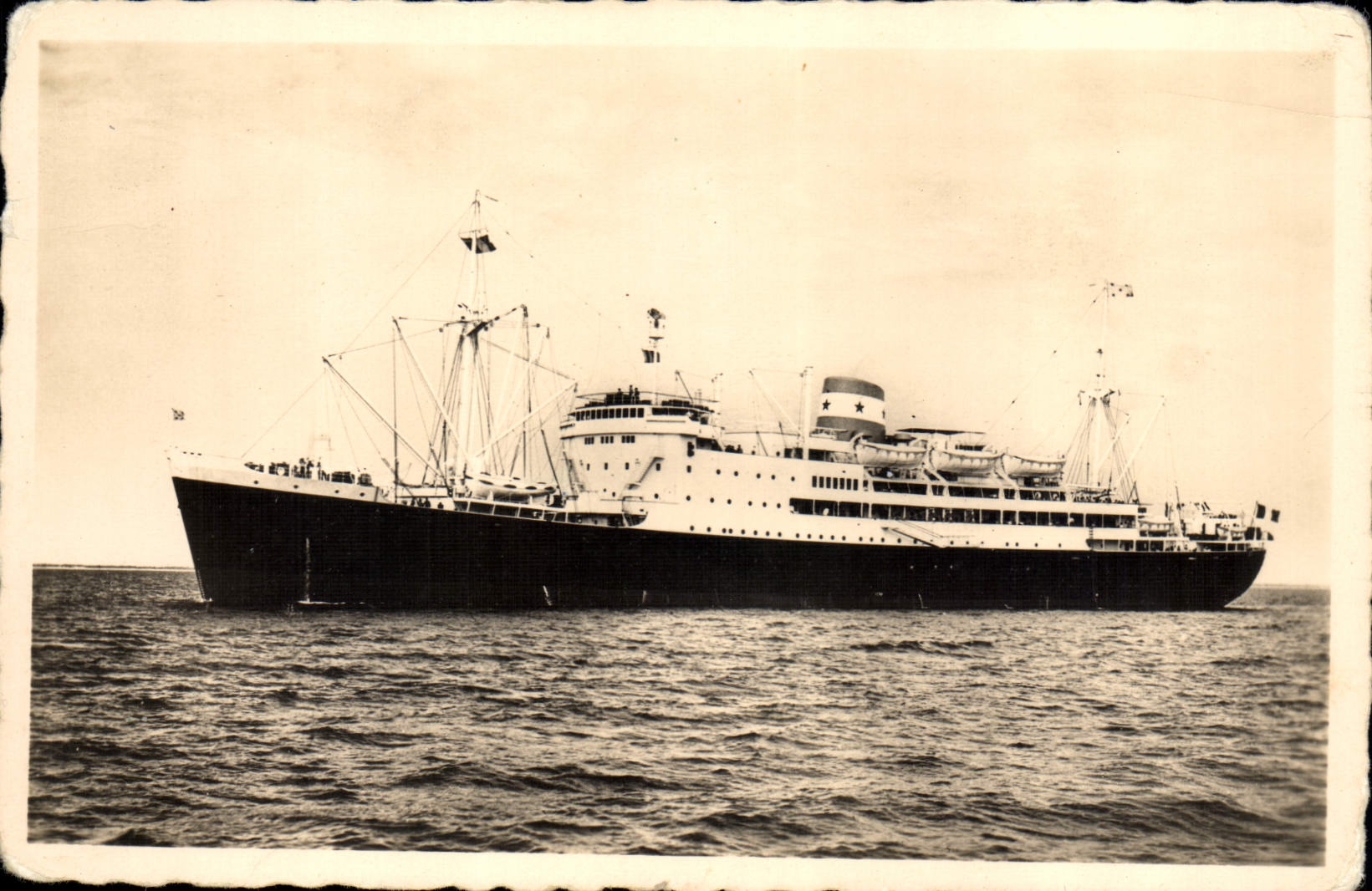 CPA Bateau Paquebot Compagnie Maritime des Chargeurs Reunis Foucauld Brazza